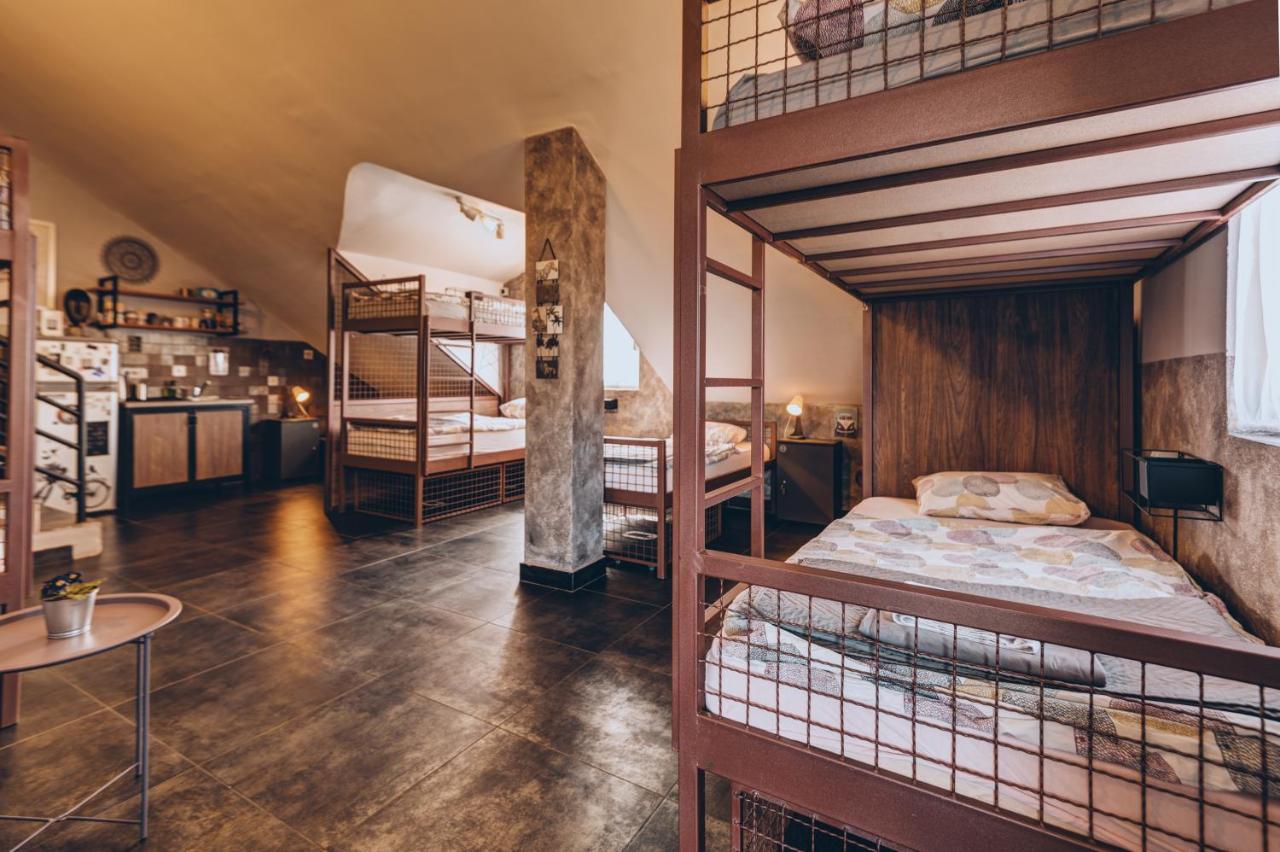 Q Podgorica Beds,Rooms And More Exteriör bild
