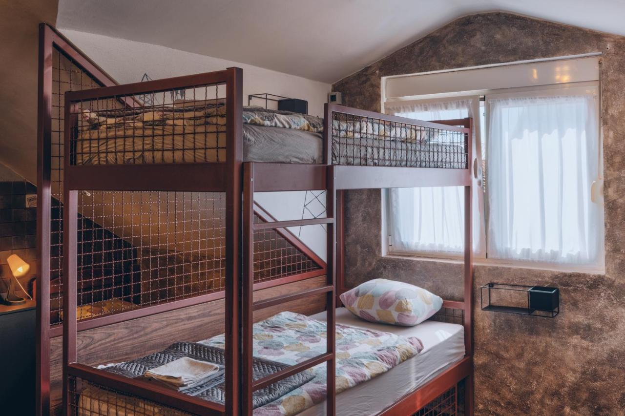 Q Podgorica Beds,Rooms And More Exteriör bild