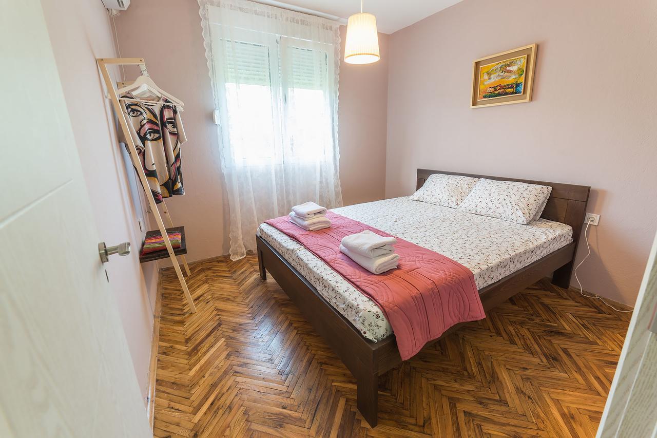 Q Podgorica Beds,Rooms And More Exteriör bild